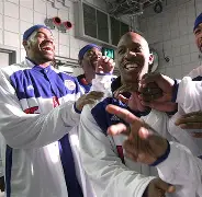 包含底特律活塞内部会议纪要流出——清晨外线爆发，社区盾使命明确，纪律约束更严格的词条