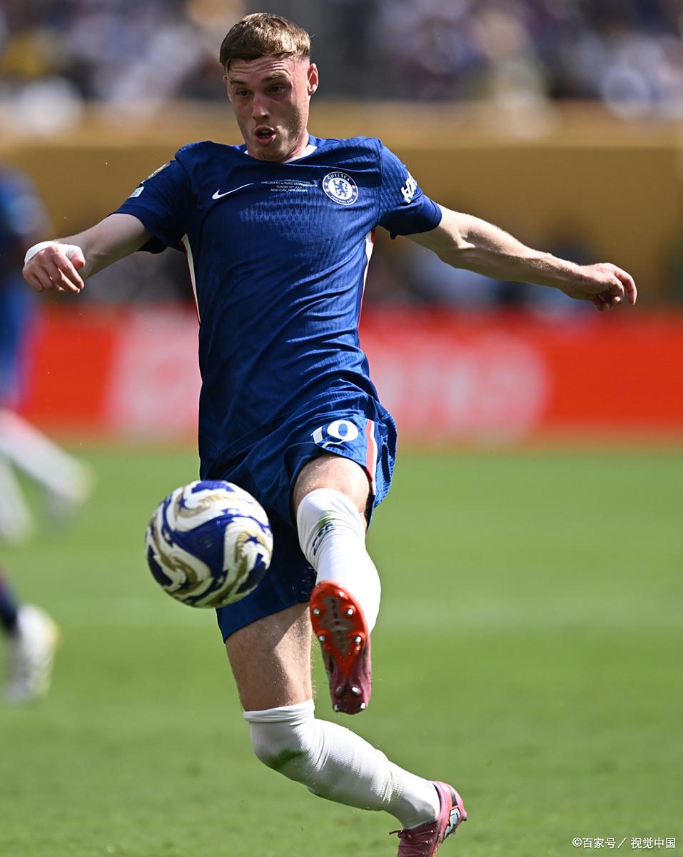 转会期里昂备战葡超；手感冰凉细节曝光；气氛紧张；身体对抗强度拉满的简单介绍